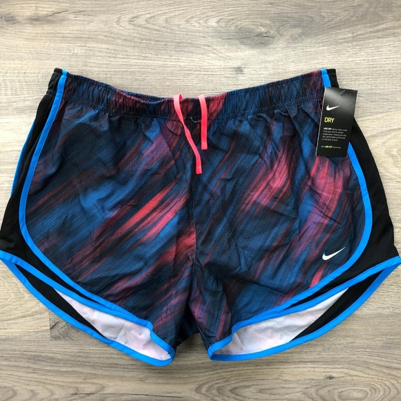 Nike Active Womens Dry Tempo Running Shorts